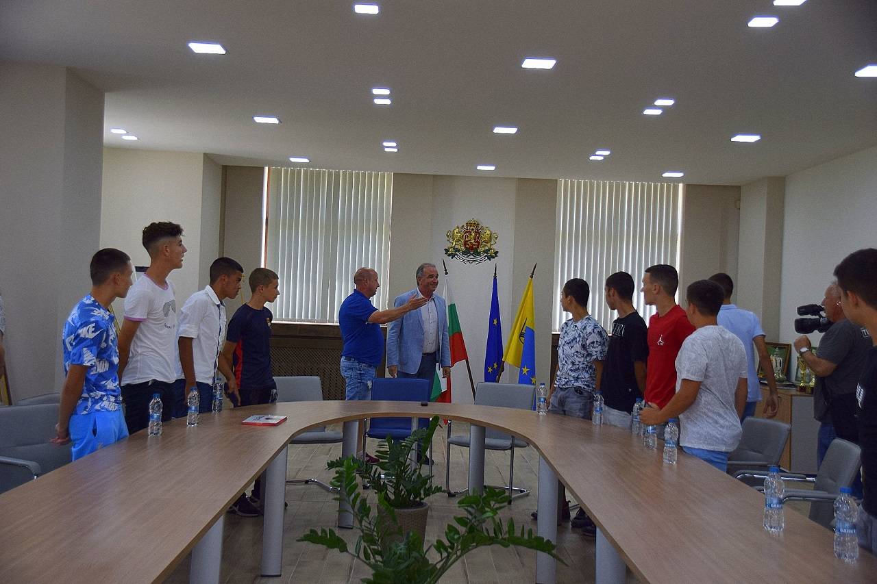 Среща на футболистите с д-р Христо Грудев 